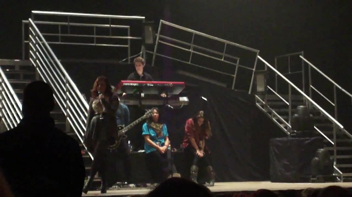 Demi Lovato _Believe In Me_ Hershey Soundcheck 11.19.2011 333