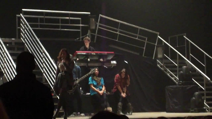 Demi Lovato _Believe In Me_ Hershey Soundcheck 11.19.2011 360