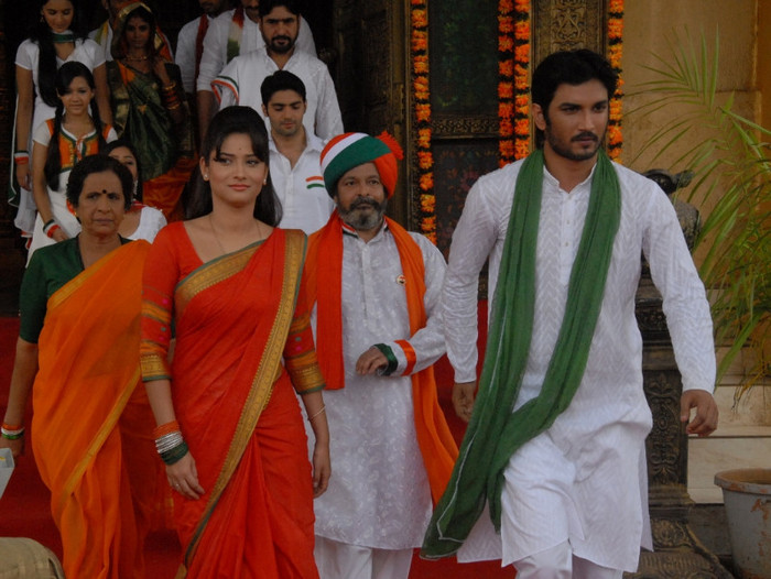 Next set in Love [36]