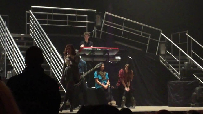 Demi Lovato _Believe In Me_ Hershey Soundcheck 11.19.2011 509 - Demilush - Believe In Me - Hershey Soundcheck Part oo1