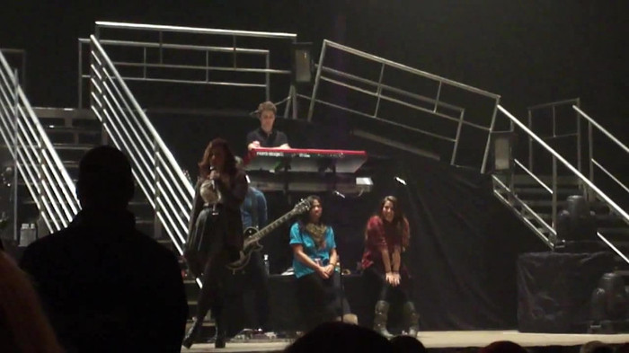 Demi Lovato _Believe In Me_ Hershey Soundcheck 11.19.2011 584 - Demilush - Believe In Me - Hershey Soundcheck Part oo1
