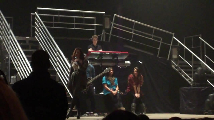 Demi Lovato _Believe In Me_ Hershey Soundcheck 11.19.2011 600 Demi Lovato _Believe In Me_ Hershey Soundcheck 11.19.2011 600