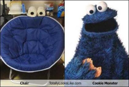 blue-chair-toatlly-looks-like-cookie-monster - Asemanari