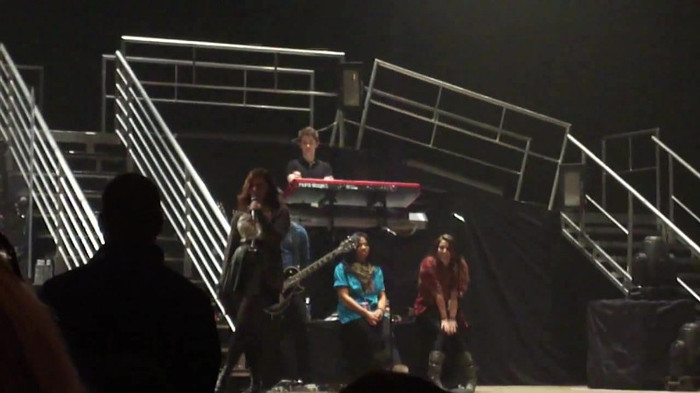 Demi Lovato _Believe In Me_ Hershey Soundcheck 11.19.2011 703 Demi Lovato _Believe In Me_ Hershey Soundcheck 11.19.2011 703