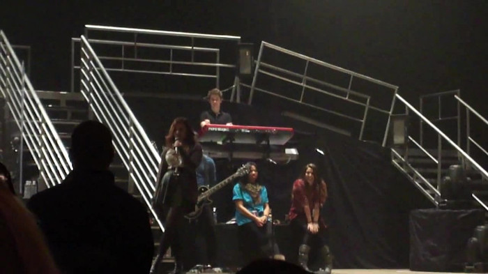 Demi Lovato _Believe In Me_ Hershey Soundcheck 11.19.2011 706 Demi Lovato _Believe In Me_ Hershey Soundcheck 11.19.2011 706