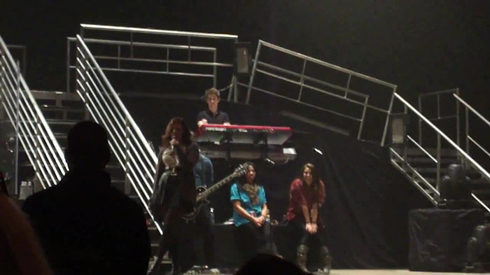 Demi Lovato _Believe In Me_ Hershey Soundcheck 11.19.2011 726 Demi Lovato _Believe In Me_ Hershey Soundcheck 11.19.2011 726