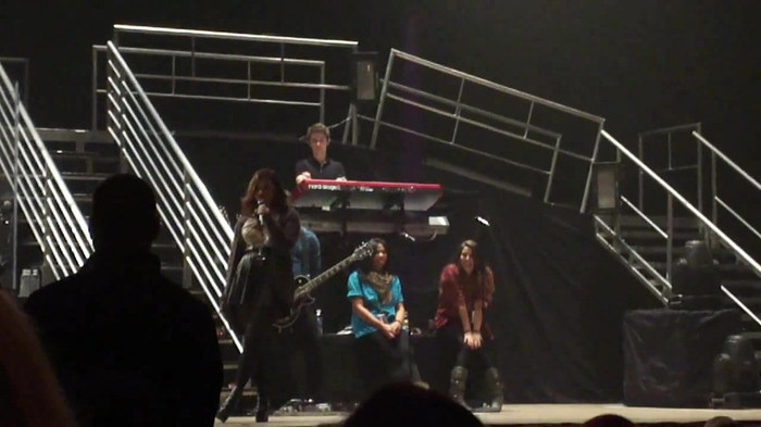 Demi Lovato _Believe In Me_ Hershey Soundcheck 11.19.2011 786 Demi Lovato _Believe In Me_ Hershey Soundcheck 11.19.2011 786