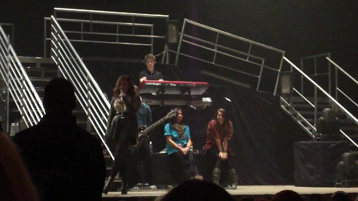 Demi Lovato _Believe In Me_ Hershey Soundcheck 11.19.2011 814 Demi Lovato _Believe In Me_ Hershey Soundcheck 11.19.2011 814