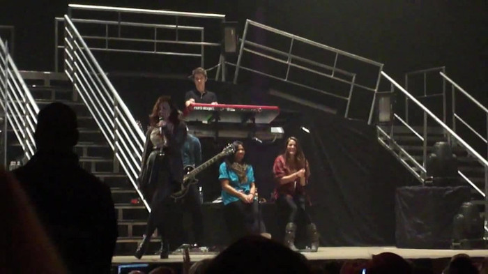 Demi Lovato _Believe In Me_ Hershey Soundcheck 11.19.2011 844 Demi Lovato _Believe In Me_ Hershey Soundcheck 11.19.2011 844