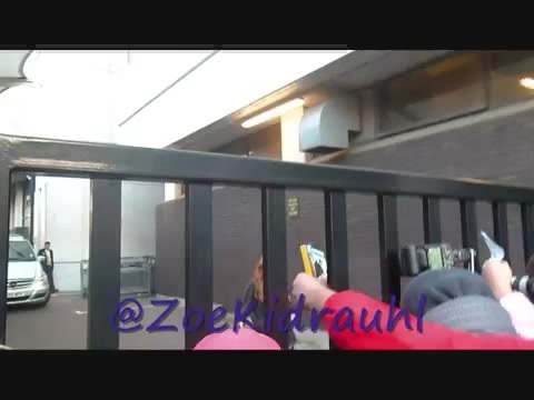 Demi Lovato Meeting Fans At Daybreak London 0073 - Demilush - Meeting Fans At Daybreak London