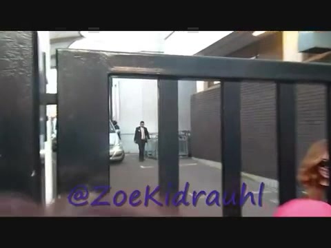 Demi Lovato Meeting Fans At Daybreak London 0155 - Demilush - Meeting Fans At Daybreak London