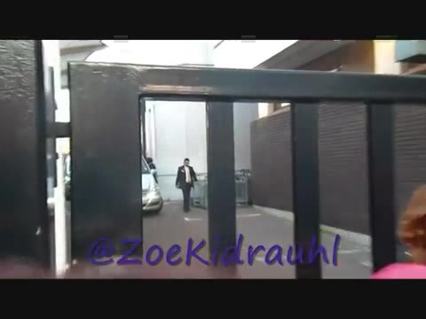 Demi Lovato Meeting Fans At Daybreak London 0157 - Demilush - Meeting Fans At Daybreak London