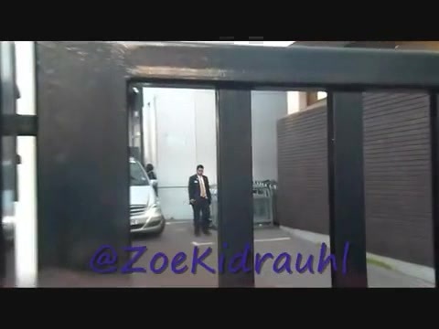 Demi Lovato Meeting Fans At Daybreak London 0172 - Demilush - Meeting Fans At Daybreak London