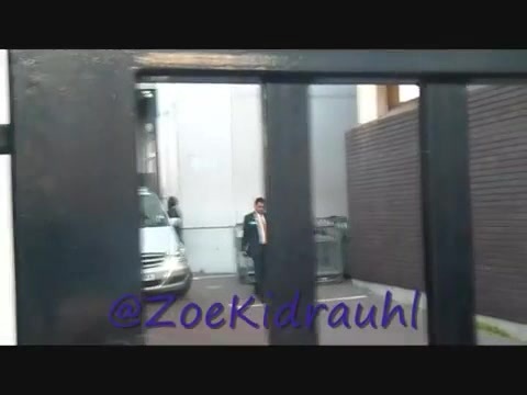 Demi Lovato Meeting Fans At Daybreak London 0194 - Demilush - Meeting Fans At Daybreak London