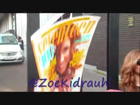 Demi Lovato Meeting Fans At Daybreak London 0264 - Demilush - Meeting Fans At Daybreak London