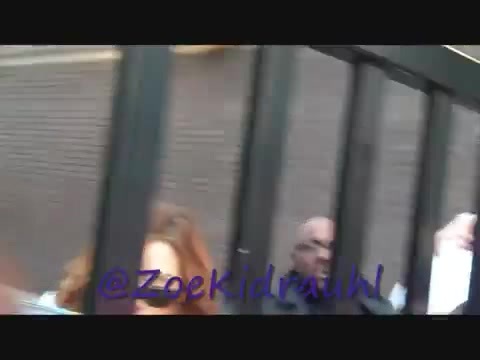 Demi Lovato Meeting Fans At Daybreak London 0999 - Demilush - Meeting Fans At Daybreak London Part oo1