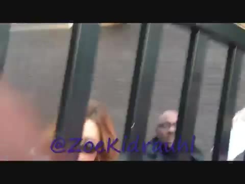 Demi Lovato Meeting Fans At Daybreak London 1000 - Demilush - Meeting Fans At Daybreak London Part oo1