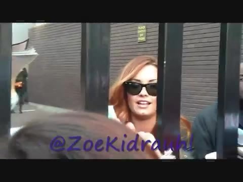Demi Lovato Meeting Fans At Daybreak London 1148 Demi Lovato Meeting Fans At Daybreak London 1148