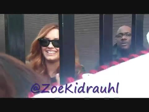 Demi Lovato Meeting Fans At Daybreak London 1207 - Demilush - Meeting Fans At Daybreak London Part oo2