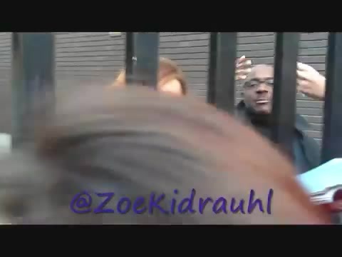 Demi Lovato Meeting Fans At Daybreak London 1285 Demi Lovato Meeting Fans At Daybreak London 1285