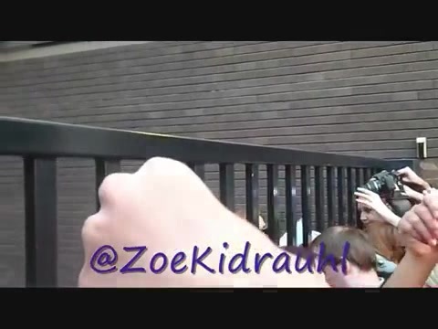 Demi Lovato Meeting Fans At Daybreak London 2052 - Demilush - Meeting Fans At Daybreak London Part oo4