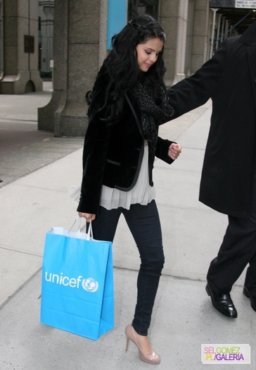 normal_010~18 - 11 04 2012 Starting from the UNICEF office in New York
