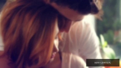 Josh...Te rog! Inceteaza!