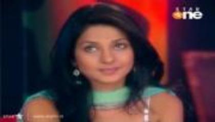 305581_335130913201472_114833878564511_916079_1981123455_a - jennifer winget biografie