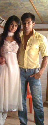185607_1589754151462_1464101761_31195859_6239036_n - jennifer winget biografie