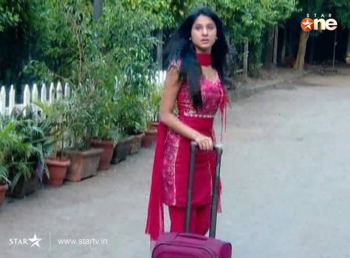 189695_1606160241604_1464101761_31221948_3044976_n - jennifer winget biografie