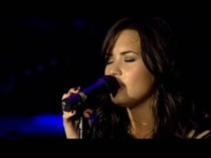 Demi - Lovato - Dont - Forget - Live - At - Wembley - Arena (3)