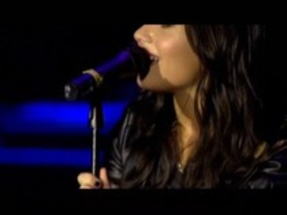 Demi - Lovato - Dont - Forget - Live - At - Wembley - Arena (31)