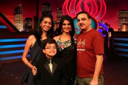 37677_146807378670006_143894655627945_449192_3888597_n - jennifer winget 2