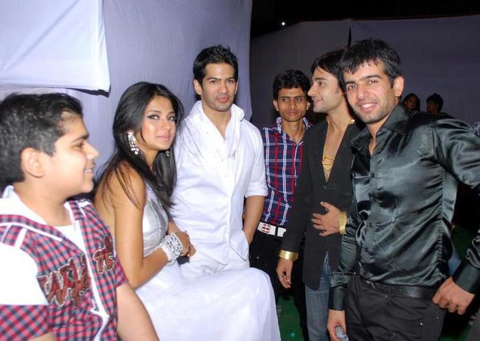306269_349080705138810_216963961683819_967198_1380082182_n - jennifer winget 2