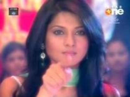 69203129_ZPITZVY2 - jennifer winget 2