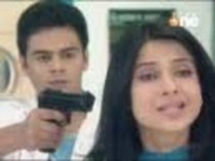 69204743_KQHZUHS3 - jennifer winget 2