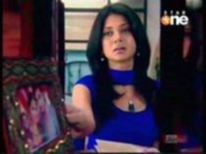 69204759_IKBLXZI3 - jennifer winget 2