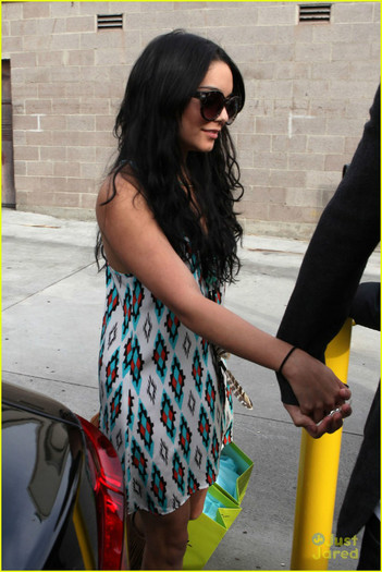 vanessa-hudgens-planet-blue-10 - Planet Blue Shopping Spree