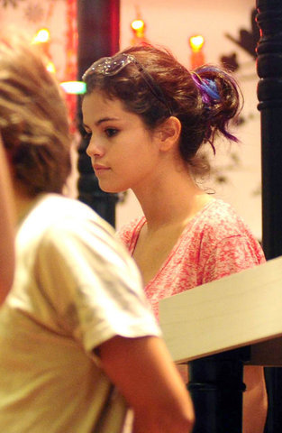 selena 10 - 5 Stii ce tatuaj si-a facut recent Selena