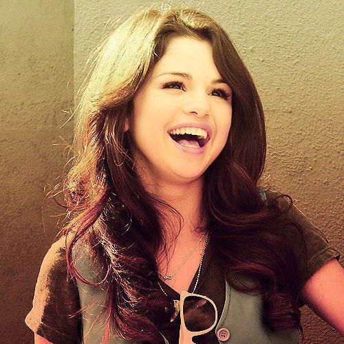 selena 59 - 1 Stii care este cantareata preferata a Selenei