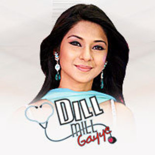 32479_125047460865620_125047007532332_127630_6421745_n - Jenifer Winget