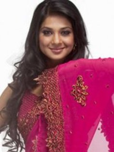 264040_206314819411461_199978653378411_552384_2315538_a - Jenifer Winget