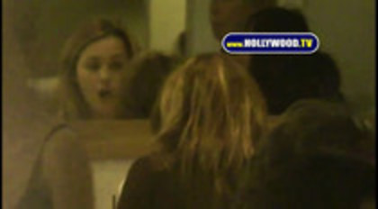 Demilush And Miley Spotted Having Dinner Together At Gindi Thai (37)
