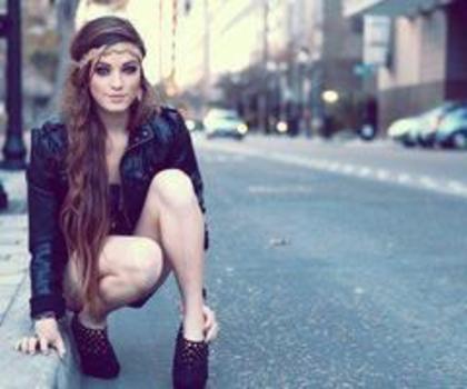 Vrajeli dupa vrajeli.Mereu le`am crezut . Mi`am dat seama ca sunt o fata si merit mai mult.[o]