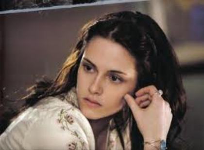 2 - Bella Swan - Kristen Stewart