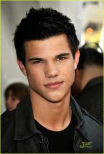 27 - Jacob Black - Taylor Lautner