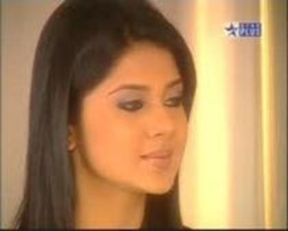 69312821_UDRRZIU3 - jennifer winget 3