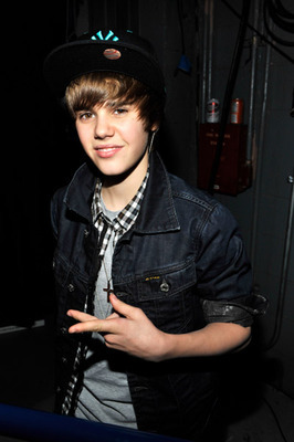 justin-bieber-126082l-poza - Justin Bieber