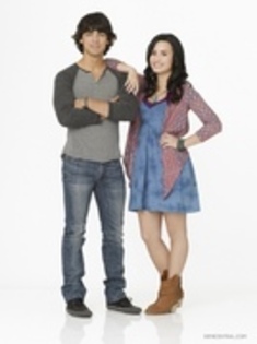 30132709_ZPTSFUQRA - aaa-poze camp rock2-aaa