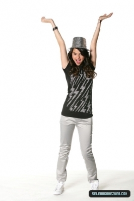 26706086_RHKDWJJEU - aaa-poze selena gomez-aaa